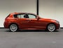 BMW 1-Serie 118i Executive (M-SPORT, GROOT NAVI, ACC, ALCANTARA, PARKEERSENSOREN)