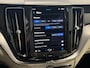 Volvo XC60 2.0 T6 | Pano | Trekhaak | Nieuw model | Thunder Grey | Apple Carplay | Plug-in hyrbid | Camera | Eerste eigenaar