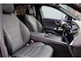 Mercedes-Benz E-klasse Estate 300 de 4MATIC AMG Line | Hyperscreen | Distronic+ | Zonweringpakket | Trekhaak | Stoelventilatie | HUD | 3D-Display | Burmester | Panoramadak |