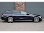 Mercedes-Benz E-klasse Estate 300 de 4MATIC AMG Line | Hyperscreen | Distronic+ | Zonweringpakket | Trekhaak | Stoelventilatie | HUD | 3D-Display | Burmester | Panoramadak |