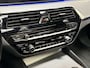 BMW 5-Serie 520i M Sport High Executive 184Pk Automaat (PANORAMADAK, M PAKKET, GROOT NAVI, MEMORY SEATS, 360 CAMERA, STOELVERWARMING, GETINT GLAS, SFEERVERLICHTING, NIEUWSTAAT)