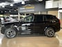 Volvo XC90 2.0 T8 Plug-in hybrid AWD Plus Black Edition Panoramadak, Bowers & Wilkens, Stoelverwarming en stuurwielverwarming en massagestoelen, Head up display