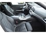 BMW 3-Serie 318i M Sport Pakket | Sfeer | Camera | Carplay | Led | Live Cockpit Pro | Leer | NL Auto! Stoelverw. | Shadow-line |