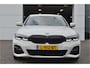 BMW 3-Serie 318i M Sport Pakket | Sfeer | Camera | Carplay | Led | Live Cockpit Pro | Leer | NL Auto! Stoelverw. | Shadow-line |
