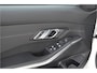 BMW 3-Serie 318i M Sport Pakket | Sfeer | Camera | Carplay | Led | Live Cockpit Pro | Leer | NL Auto! Stoelverw. | Shadow-line |