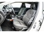 Volvo V40 Cross Country 1.6 T4 Momentum | Panoramadak | Navigatie | High Performance Audio | Parkeersensoren | Lichtmetalen Velgen