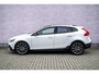 Volvo V40 Cross Country 1.6 T4 Momentum | Panoramadak | Navigatie | High Performance Audio | Parkeersensoren | Lichtmetalen Velgen