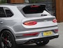 Bentley Bentayga 4.0 V8 550PK TwinTurbo / NAIM / diamanten / carbon / 22'' black
