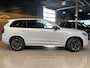 Volvo XC90 2.0 T8 Plug-in hybrid AWD Ultra Dark MY 26, Panoramadak, Elec. Trekhaak, Head up display, Luchtvering, Bowers & Wilkens, Stoelverwarming en stuurwielverwarming met massagestoelen