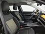 Jeep Avenger 1st Edition 54 kWh | Automaat | LMV | Navigatie | Climate Control | Camera | Adaptive Cruise Control | Elektrische Achterklep | Stoel verwarming  | Apple carplay