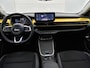 Jeep Avenger 1st Edition 54 kWh | Automaat | LMV | Navigatie | Climate Control | Camera | Adaptive Cruise Control | Elektrische Achterklep | Stoel verwarming  | Apple carplay