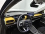 Jeep Avenger 1st Edition 54 kWh | Automaat | LMV | Navigatie | Climate Control | Camera | Adaptive Cruise Control | Elektrische Achterklep | Stoel verwarming  | Apple carplay