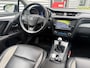 Toyota Avensis Touring Sports 1.8 VVT-i Executive -LEDER-CLIMA-CRUISECONTROL-TREKHAAK-1500 KG TREKGEWICHT-CAMERA-STOELVERWARMING-