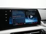 BMW iX1 xDrive30 Launch Edition 67 kWh 313pk Dealer O.H. | Adaptief M Onderstel | Camera | Stoelverwarming | Widescreen Navi | Sfeerverlichting | Apple Carplay | Navigatie | DAB | 18'' L.M. | Virtual | Cruise Control |