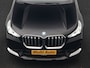 BMW iX1 xDrive30 Launch Edition 67 kWh 313pk Dealer O.H. | Adaptief M Onderstel | Camera | Stoelverwarming | Widescreen Navi | Sfeerverlichting | Apple Carplay | Navigatie | DAB | 18'' L.M. | Virtual | Cruise Control |