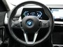 BMW iX1 xDrive30 Launch Edition 67 kWh 313pk Dealer O.H. | Adaptief M Onderstel | Camera | Stoelverwarming | Widescreen Navi | Sfeerverlichting | Apple Carplay | Navigatie | DAB | 18'' L.M. | Virtual | Cruise Control |