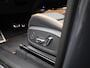 Audi SQ6 e-tron quattro 100 kWh 490 PK l Adaptive cruise control l Bang & Olufsen 3D l Elektrisch instel. voorstoelen l Geheugen best.stoel l Adaptieve S-luchtvering l Stoelverwarming voor en achter l Stuurverwarming l Glazen panoramadak l Navigatie l Climate control l MMI-bijrijdersscherm l 360 graden camera l Head-up display l Trekhaak l Elektrisch verstelbaar stuur l Alarm klasse III
