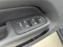 Volvo XC60 2.0 T6 Plug-in hybrid AWD Core Bright 350PK | Wegklapbare Trekhaak | Schuif-/Kanteldak | All Season Banden | Stoel- en Stuurverwarming | Achterbankverwarming | Elektrische Kofferklep | Apple CarPlay & Android Auto