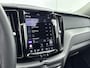 Volvo XC60 2.0 T6 Plug-in hybrid AWD Core Bright 350PK | Wegklapbare Trekhaak | Schuif-/Kanteldak | All Season Banden | Stoel- en Stuurverwarming | Achterbankverwarming | Elektrische Kofferklep | Apple CarPlay & Android Auto