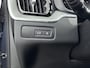 Volvo XC60 2.0 T6 Plug-in hybrid AWD Core Bright 350PK | Wegklapbare Trekhaak | Schuif-/Kanteldak | All Season Banden | Stoel- en Stuurverwarming | Achterbankverwarming | Elektrische Kofferklep | Apple CarPlay & Android Auto