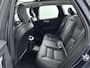 Volvo XC60 2.0 T6 Plug-in hybrid AWD Core Bright 350PK | Wegklapbare Trekhaak | Schuif-/Kanteldak | All Season Banden | Stoel- en Stuurverwarming | Achterbankverwarming | Elektrische Kofferklep | Apple CarPlay & Android Auto