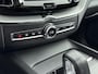Volvo XC60 2.0 T6 Plug-in hybrid AWD Core Bright 350PK | Wegklapbare Trekhaak | Schuif-/Kanteldak | All Season Banden | Stoel- en Stuurverwarming | Achterbankverwarming | Elektrische Kofferklep | Apple CarPlay & Android Auto