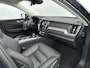 Volvo XC60 2.0 T6 Plug-in hybrid AWD Core Bright 350PK | Wegklapbare Trekhaak | Schuif-/Kanteldak | All Season Banden | Stoel- en Stuurverwarming | Achterbankverwarming | Elektrische Kofferklep | Apple CarPlay & Android Auto