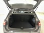 Volkswagen Golf 1.0 eTSI DSG Life Sfeerverlichting Navigatie Parkeersensoren DAB+ App-Connect