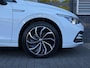 Volkswagen Golf 1.5 eTSI Style DSG LED Navi