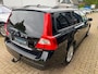 Volvo V70 2.5FT Momentum Automaat H.LEER / XENON / TREKHAAK / YOUNGTIMER