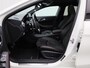 Mercedes-Benz GLA 180 Premium Plus | WORDT VERWACHT | Automaat | Camera | Parkeersensoren | Panoramadak | Stoelverwarming | AMG-Styling |