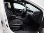 Mercedes-Benz GLA 180 Premium Plus | WORDT VERWACHT | Automaat | Camera | Parkeersensoren | Panoramadak | Stoelverwarming | AMG-Styling |