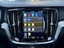 Volvo V60 2.0 T8 Plug-in hybrid AWD Ultimate Dark | SOH 100% | Harman/Kardon | Trekhaak | Panoramdak | DAB | HUD | Stoelverwarming V+A | Adaptieve cruise control |