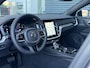 Volvo V60 2.0 T8 Plug-in hybrid AWD Ultimate Dark | SOH 100% | Harman/Kardon | Trekhaak | Panoramdak | DAB | HUD | Stoelverwarming V+A | Adaptieve cruise control |