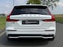 Volvo V60 2.0 T8 Plug-in hybrid AWD Ultimate Dark | SOH 100% | Harman/Kardon | Trekhaak | Panoramdak | DAB | HUD | Stoelverwarming V+A | Adaptieve cruise control |