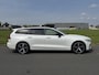 Volvo V60 2.0 T8 Plug-in hybrid AWD Ultimate Dark | SOH 100% | Harman/Kardon | Trekhaak | Panoramdak | DAB | HUD | Stoelverwarming V+A | Adaptieve cruise control |