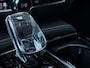 Volvo V60 2.0 T8 Plug-in hybrid AWD Ultimate Dark | SOH 100% | Harman/Kardon | Trekhaak | Panoramdak | DAB | HUD | Stoelverwarming V+A | Adaptieve cruise control |