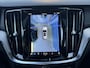Volvo V60 2.0 T8 Plug-in hybrid AWD Ultimate Dark | SOH 100% | Harman/Kardon | Trekhaak | Panoramdak | DAB | HUD | Stoelverwarming V+A | Adaptieve cruise control |