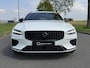 Volvo V60 2.0 T8 Plug-in hybrid AWD Ultimate Dark | SOH 100% | Harman/Kardon | Trekhaak | Panoramdak | DAB | HUD | Stoelverwarming V+A | Adaptieve cruise control |