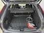Volvo XC60 2.0 T8 Plug-in hybrid AWD R-Design | SOH 100% | Stoelverwarming en verkoeling | HUD | Harman/Kardon Audio | Apple Carplay/Android Auto |