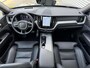 Volvo XC60 2.0 T8 Plug-in hybrid AWD R-Design | SOH 100% | Stoelverwarming en verkoeling | HUD | Harman/Kardon Audio | Apple Carplay/Android Auto |