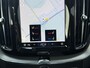 Volvo XC60 2.0 T8 Plug-in hybrid AWD R-Design | SOH 100% | Stoelverwarming en verkoeling | HUD | Harman/Kardon Audio | Apple Carplay/Android Auto |