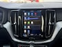 Volvo XC60 2.0 T8 Plug-in hybrid AWD R-Design | SOH 100% | Stoelverwarming en verkoeling | HUD | Harman/Kardon Audio | Apple Carplay/Android Auto |