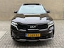 Kia Sorento 1.6 T-GDI Plug-in 4WD DynamicPlusLine | 7-persoons | Panoramadak | Trekhaak afneembaar | Lederen bekleding | Adaptieve cruise | Lane assist | Camera | Navigatie | Apple CarPlay / Android Auto | Bose Audio | Stoelverwarming&ventilatie | Stuurverwarming | Elektrisch verstelbare stoelen | Keyless | LED | DAB | Dodehoekdetectie | 19 inch velgen | Dealeronderhouden