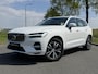 Volvo XC60 2.0 T8 Plug-in hybrid AWD Inscription Expression | SOH 100% | Trekhaak | Achteruitrijcamera | Apple Carplay/Android Auto | Panoramadak | Stoel en stuurwielverwarming |