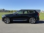 Volvo XC60 2.0 T8 Plug-in hybrid AWD Inscription | SOH 100% | Panoramadak | Standkachel | Stoelverwarming | Cruise control adaptief | Apple Carplay/Android Auto | Achteruitrijcamera |