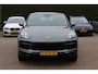 Porsche Cayenne Coupé 3.0 E-Hybrid / Panoramadak / 360Camera / Head-up / Softclose / Luchtvering / 21'' / Bose / Sportchrono / Stoelventilatie+Massage / Stoelverwarming 4x / Dodehoek / DAB / ACC