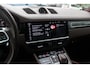 Porsche Cayenne Coupé 3.0 E-Hybrid / Panoramadak / 360Camera / Head-up / Softclose / Luchtvering / 21'' / Bose / Sportchrono / Stoelventilatie+Massage / Stoelverwarming 4x / Dodehoek / DAB / ACC