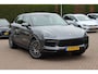 Porsche Cayenne Coupé 3.0 E-Hybrid / Panoramadak / 360Camera / Head-up / Softclose / Luchtvering / 21'' / Bose / Sportchrono / Stoelventilatie+Massage / Stoelverwarming 4x / Dodehoek / DAB / ACC
