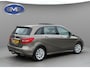 Mercedes-Benz B-klasse 200 AUTOMAAT 156 pk Ambition, VOL OPTIES, panoramadak, leder, stoelverwarming, trekhaak, achteruitrijcamera